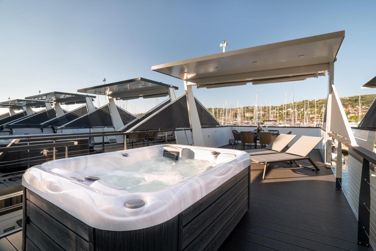 The Sea Lodges Portoroz - Bootshaus Floating Sea House Екстериор снимка